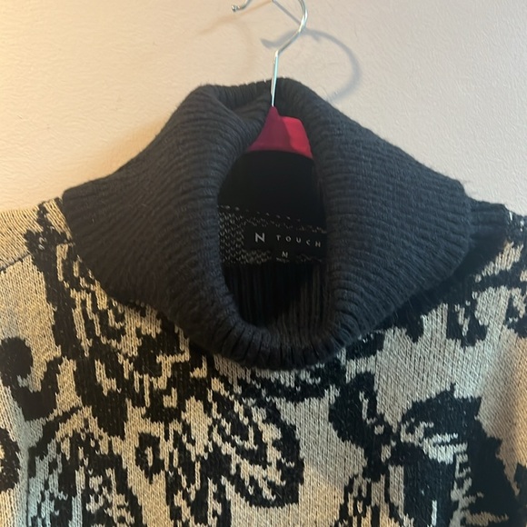 N Touch Oversized Sweater Size Medium Black & Taupe Great Condition - Picture 3 of 4